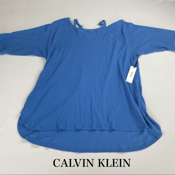 Calvin Klein - Picture 1 of 5